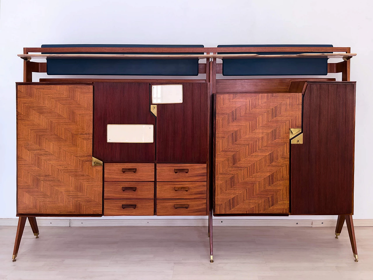 Credenza con vano bar di La Permanente Mobili Cantù, anni '50 11