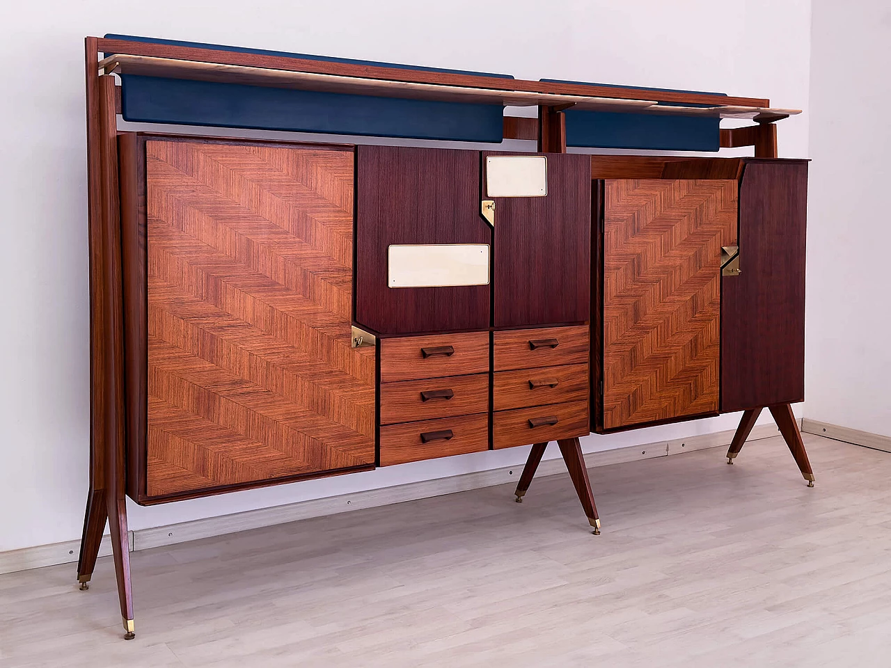 Credenza con vano bar di La Permanente Mobili Cantù, anni '50 20