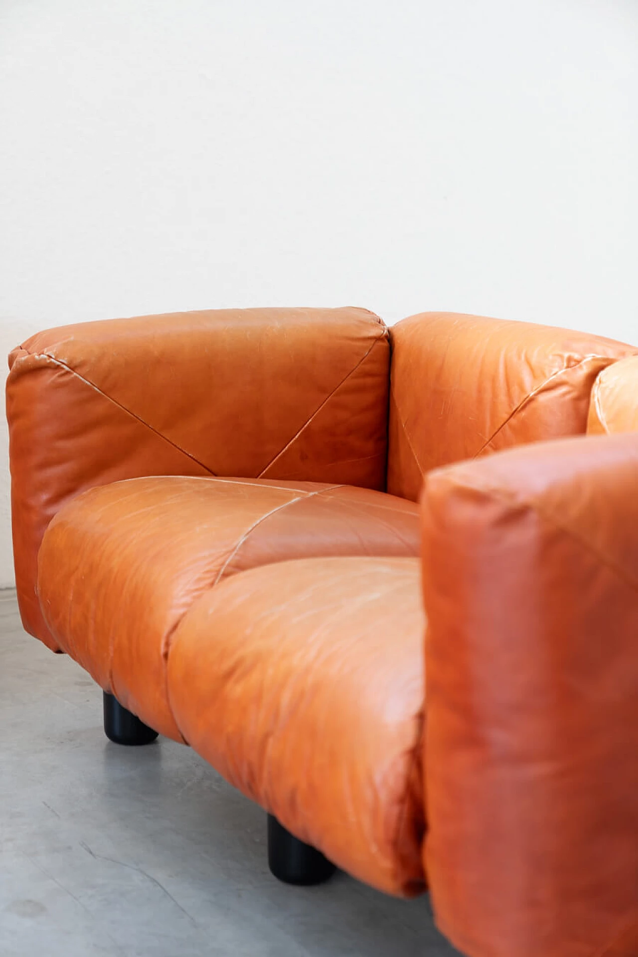 Pair of Techniform sofas and pouf in orange leather by Mario Marenco for Arflex, 1970s 1373382