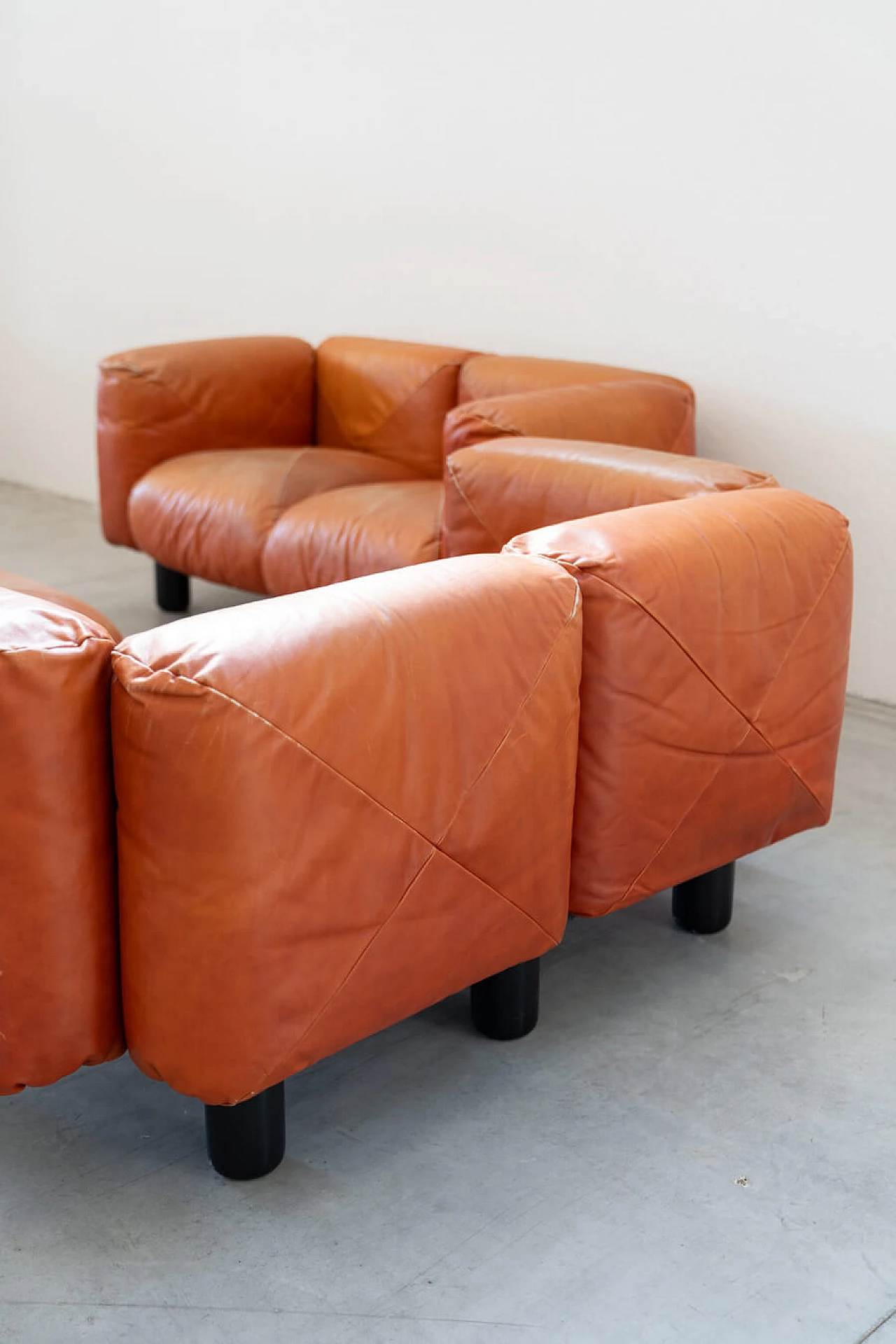 Pair of Techniform sofas and pouf in orange leather by Mario Marenco for Arflex, 1970s 1373393