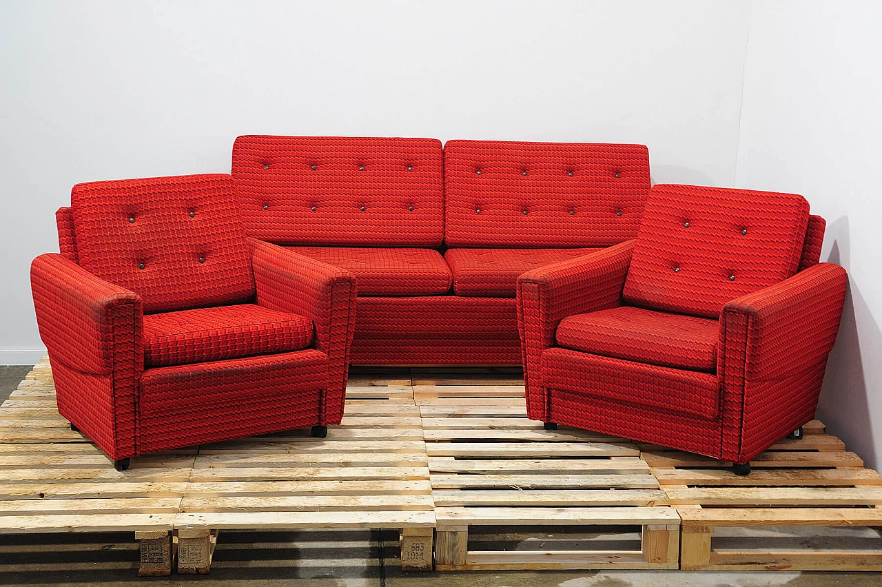 Divano e coppia di poltrone cecoslovacchi in tessuto rosso, anni '70 29