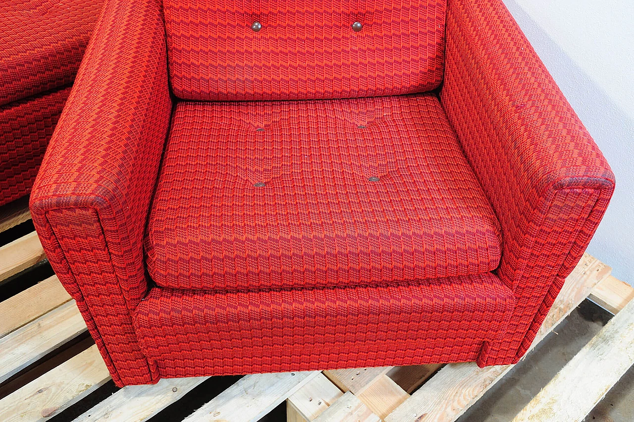 Divano e coppia di poltrone cecoslovacchi in tessuto rosso, anni '70 32
