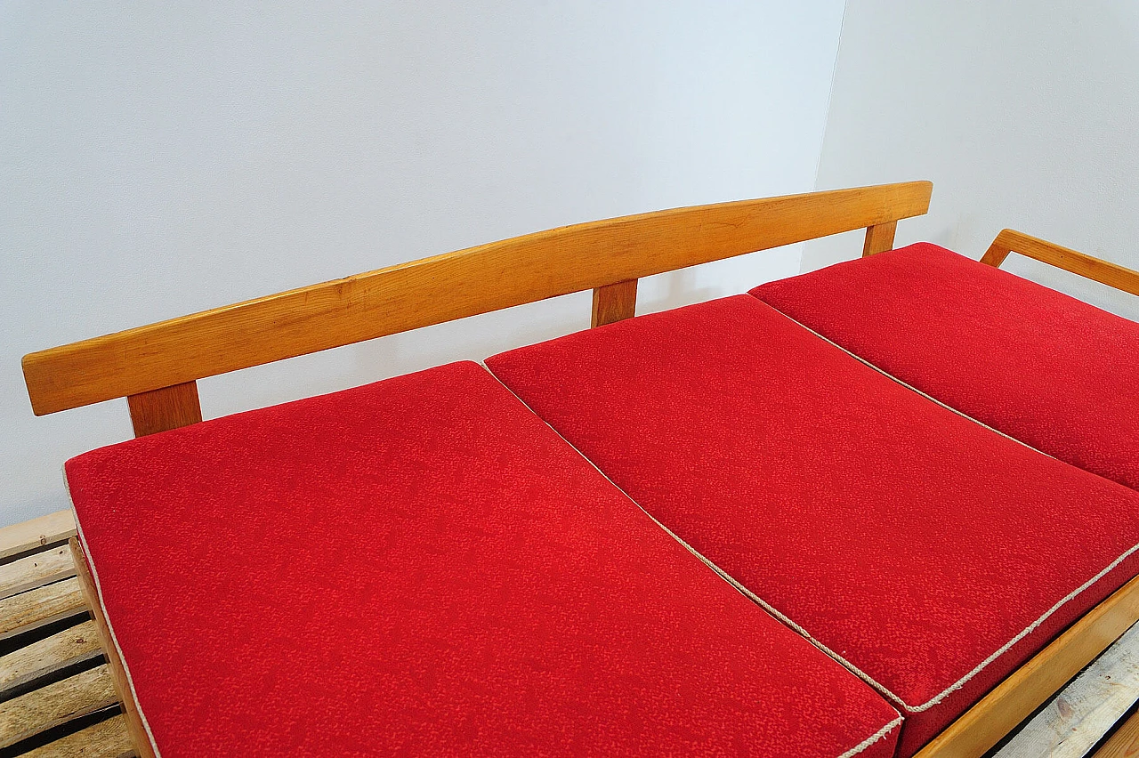 Divano letto cecoslovacco in faggio, anni '60 2