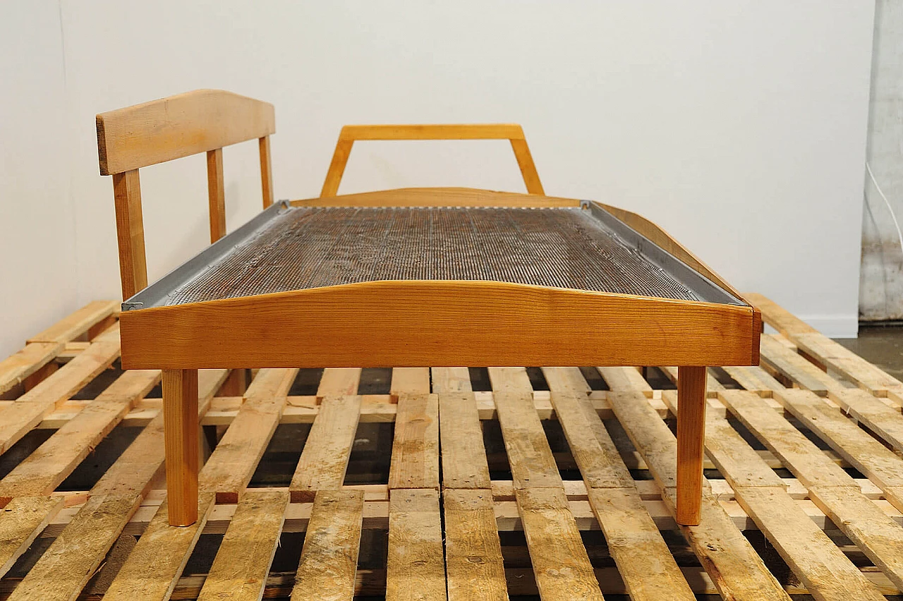 Divano letto cecoslovacco in faggio, anni '60 17