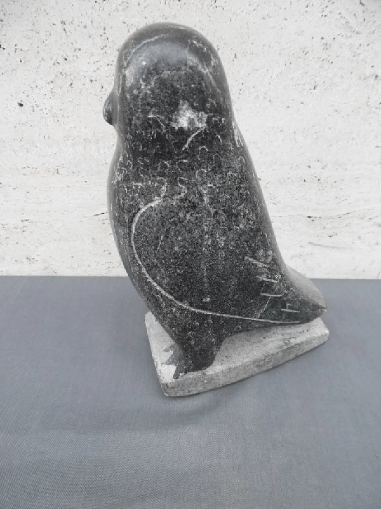 Inuit stone owl sculpture by Canada Eskimo Art Esquimau, 1970s 4