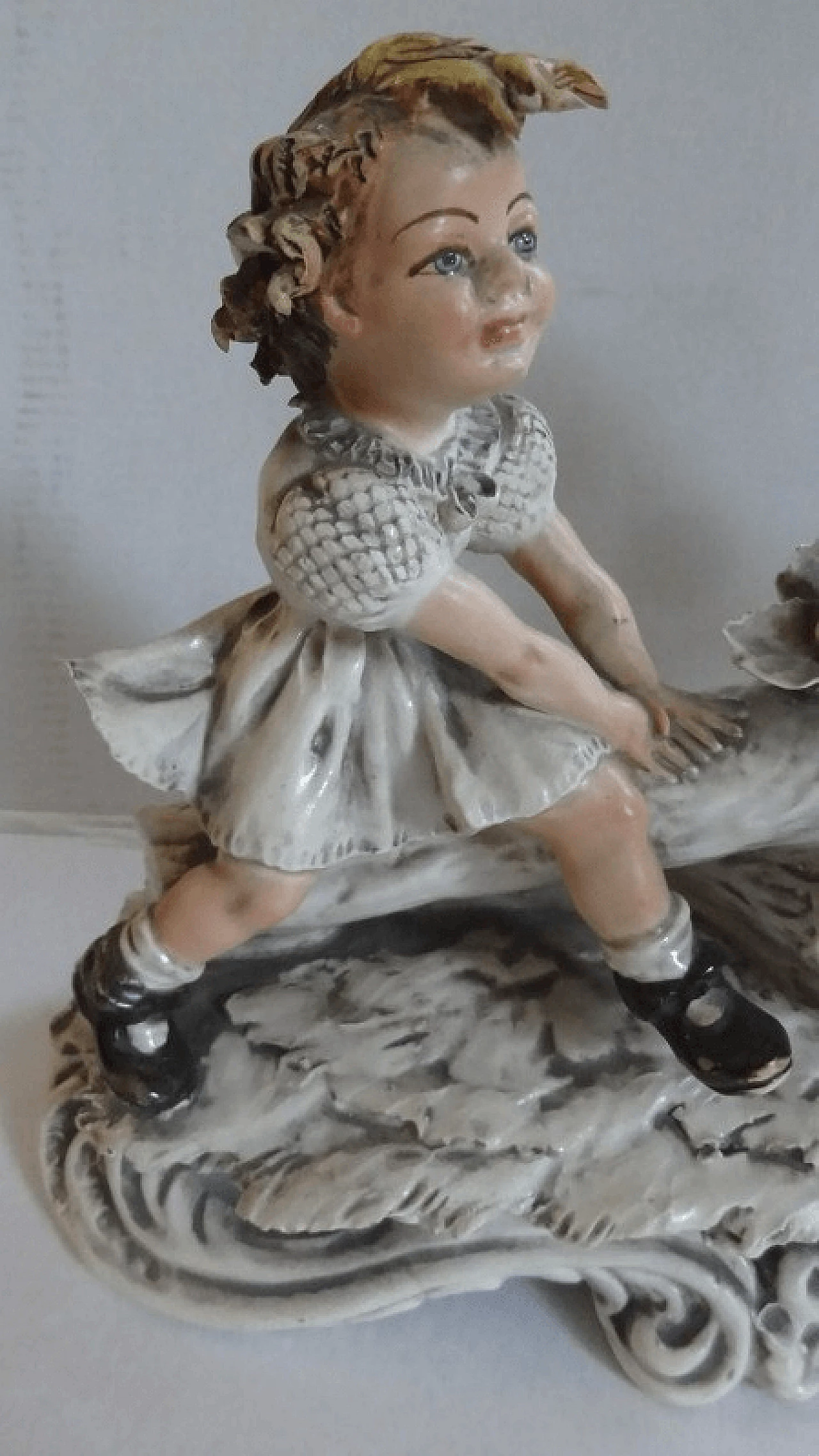 Capodimonte porcelain couple of children sculpture 4