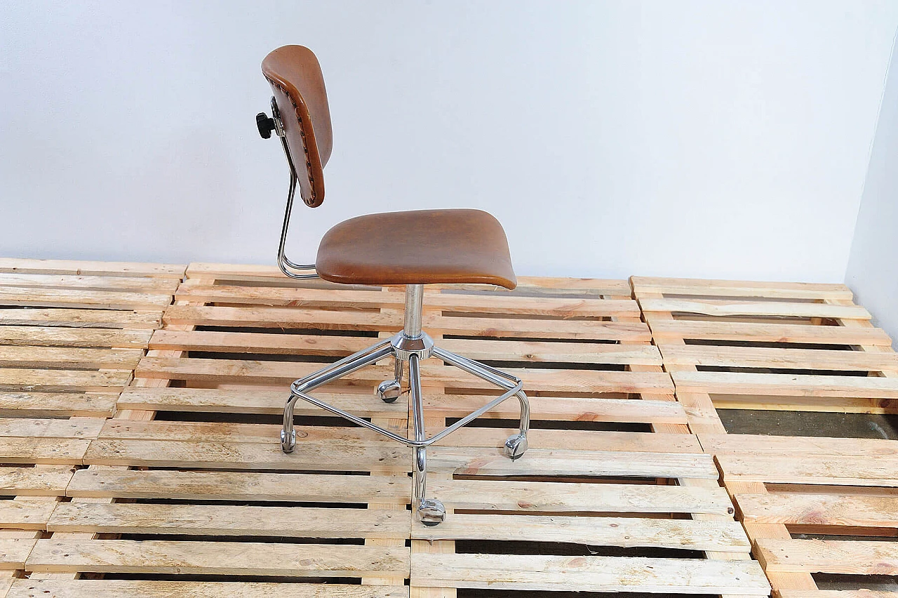 Sedia girevole in ferro e similpelle di Kovona, anni '70 4
