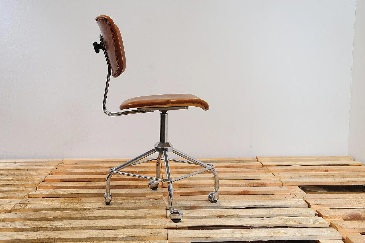 Sedia girevole in ferro e similpelle di Kovona, anni '70 5