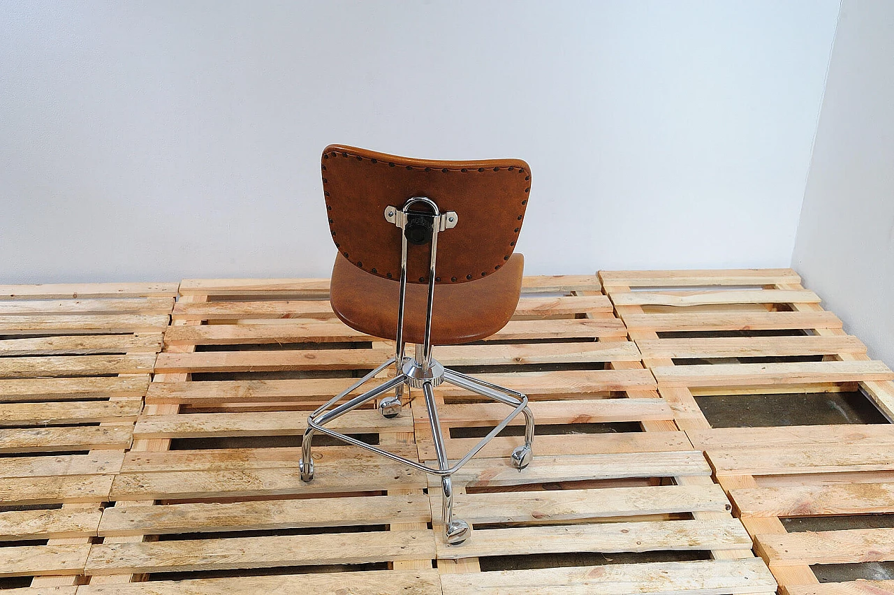 Sedia girevole in ferro e similpelle di Kovona, anni '70 12