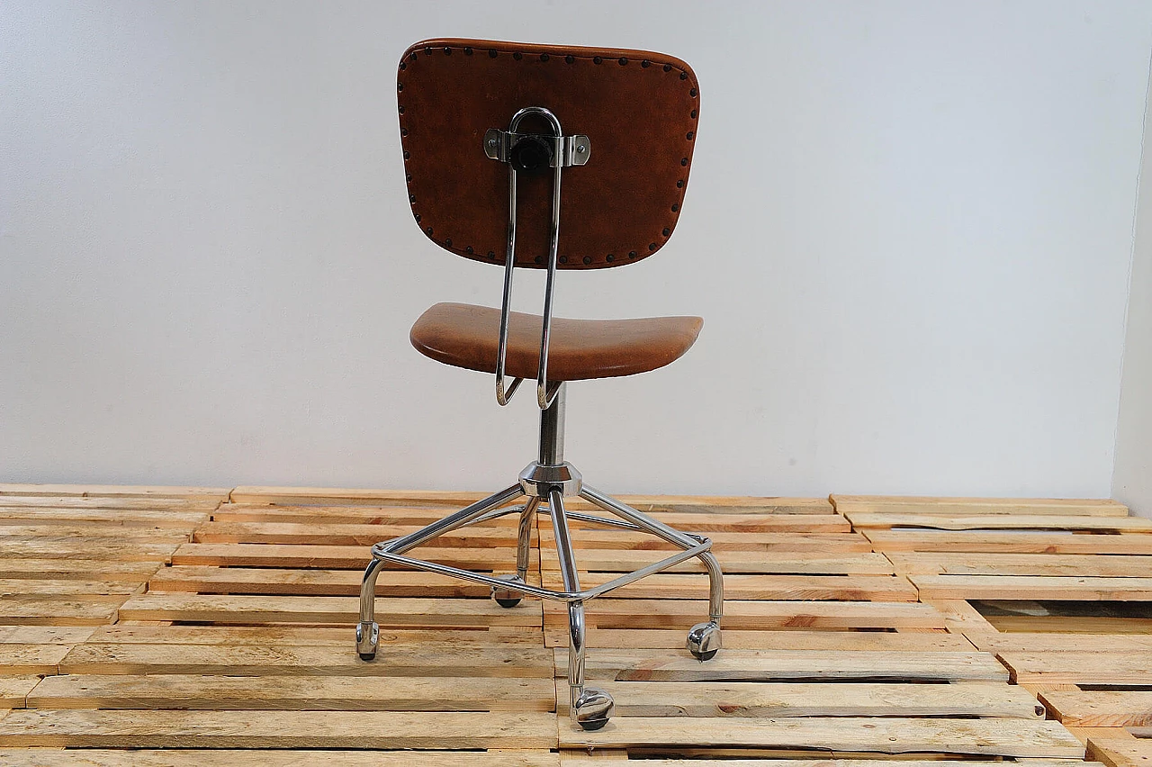 Sedia girevole in ferro e similpelle di Kovona, anni '70 13