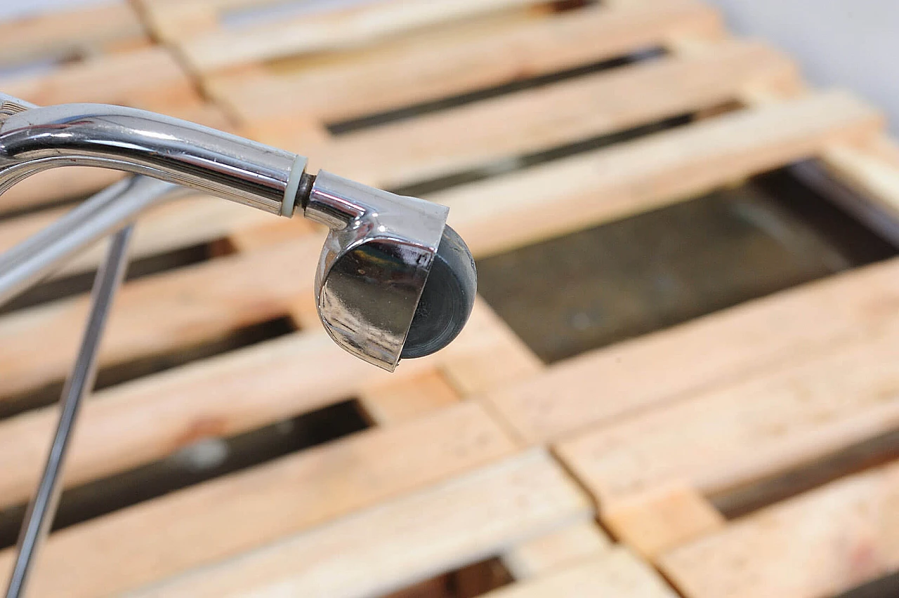 Sedia girevole in ferro e similpelle di Kovona, anni '70 18