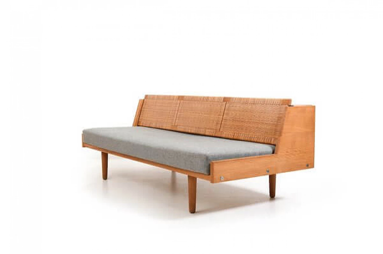 GE-258 oak and cane dormeuse by Hans J. Wegner for Getama, 1950s 3