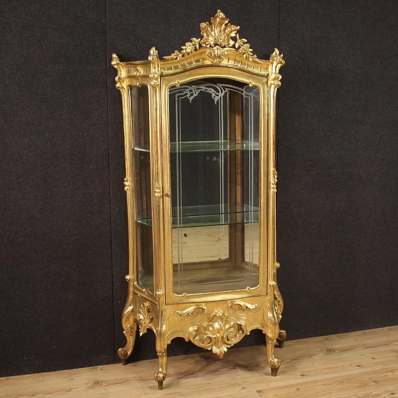 Gilded wood and plaster showcase in rocaille style, late 19th century 1
