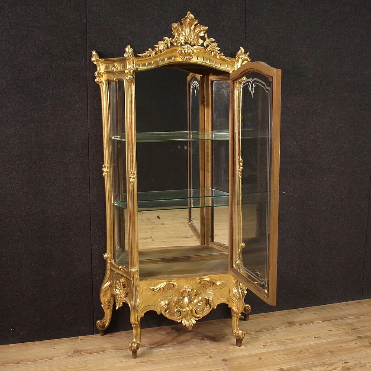 Gilded wood and plaster showcase in rocaille style, late 19th century 5