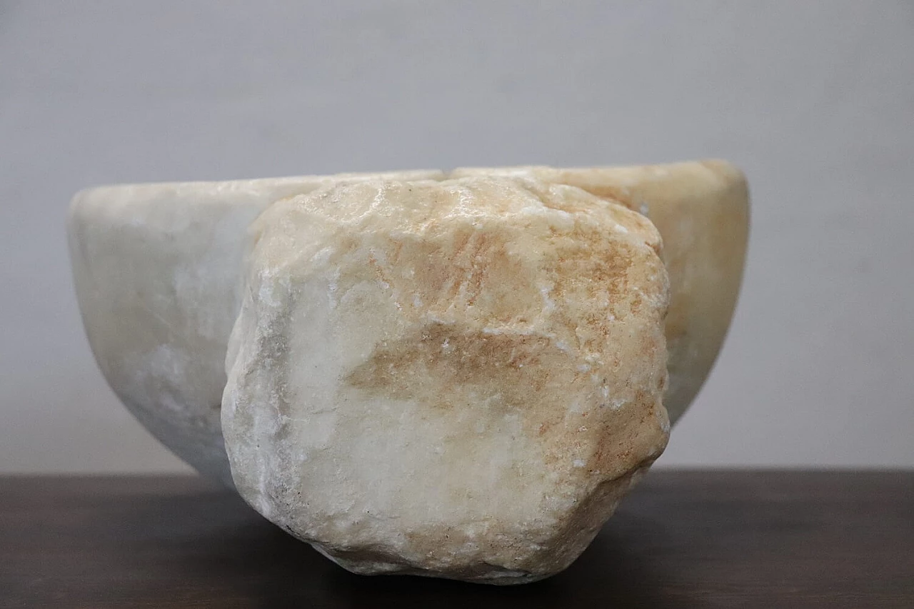 Acquasantiera in marmo bianco di Carrara scolpito a mano, '700 7