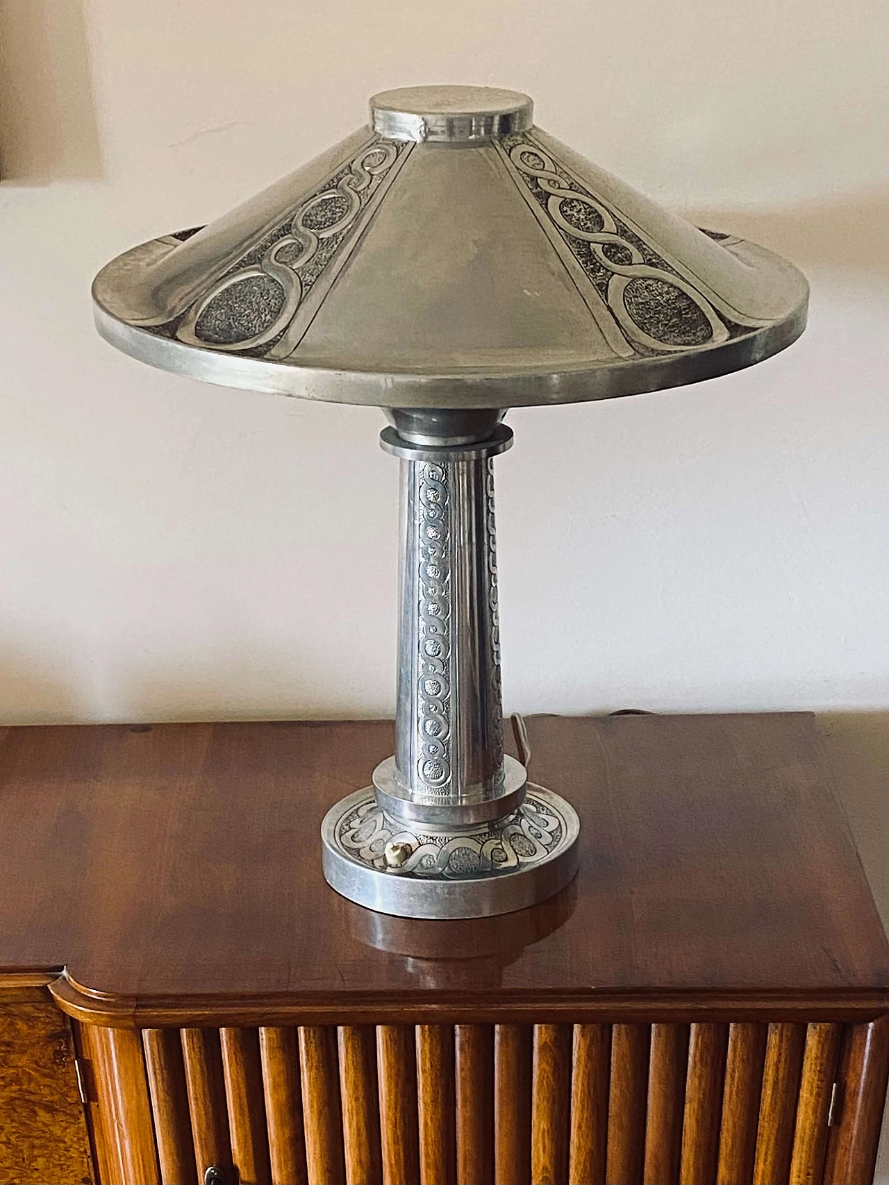 Art Deco embossed metal table lamp, 1920s 6