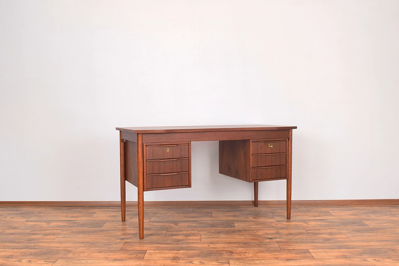 Teak desk in the style of Gunnar Nielsen, 1960s 1