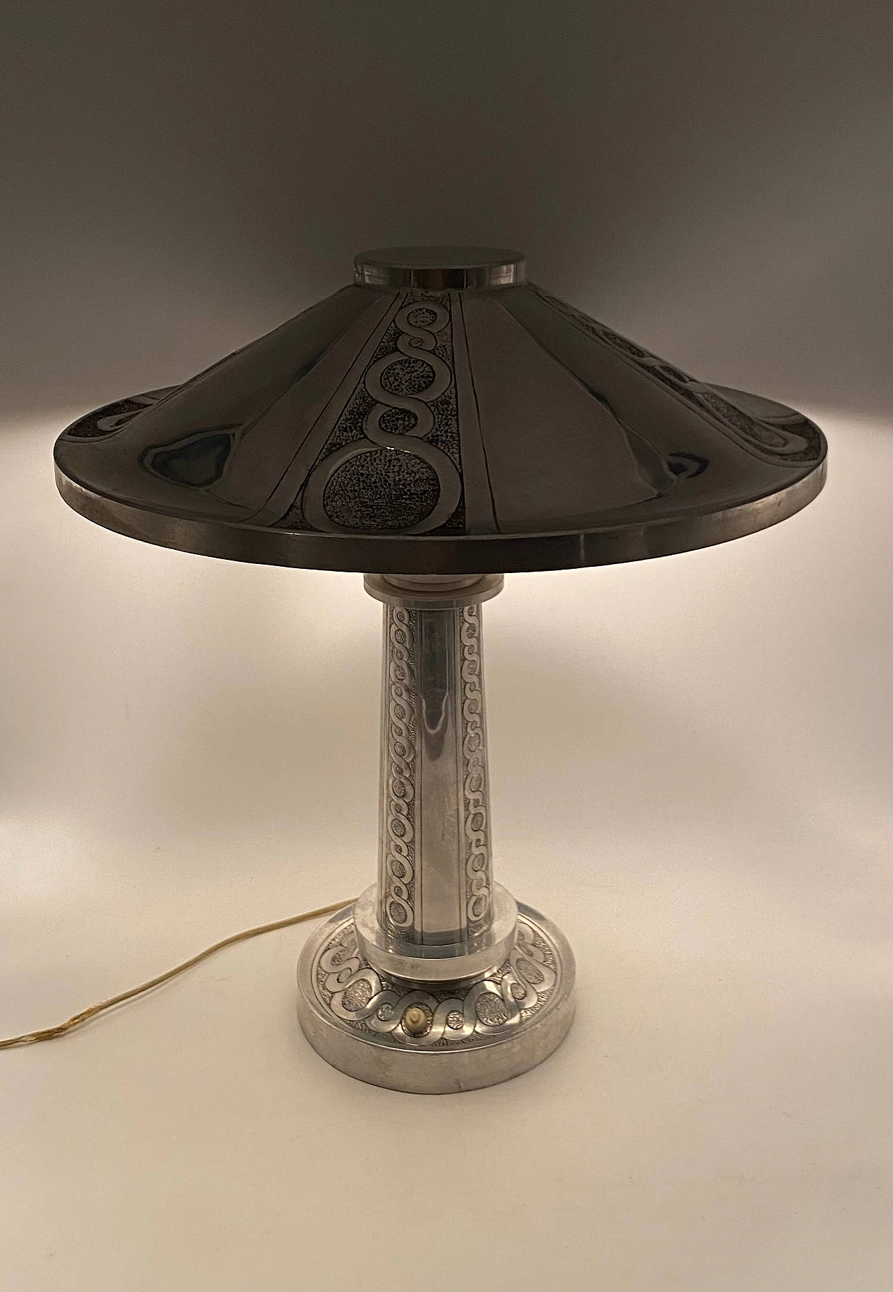Art Deco embossed metal table lamp, 1920s 25