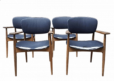 4 Poltroncine in faggio con seduta e schienale in stoffa blu, anni '60