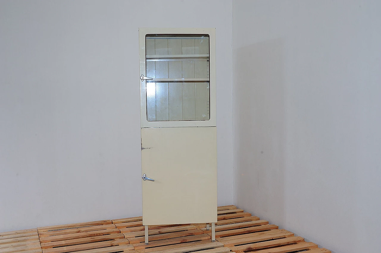 Armadietto medico cecoslovacco in metallo e vetro, anni '50 16