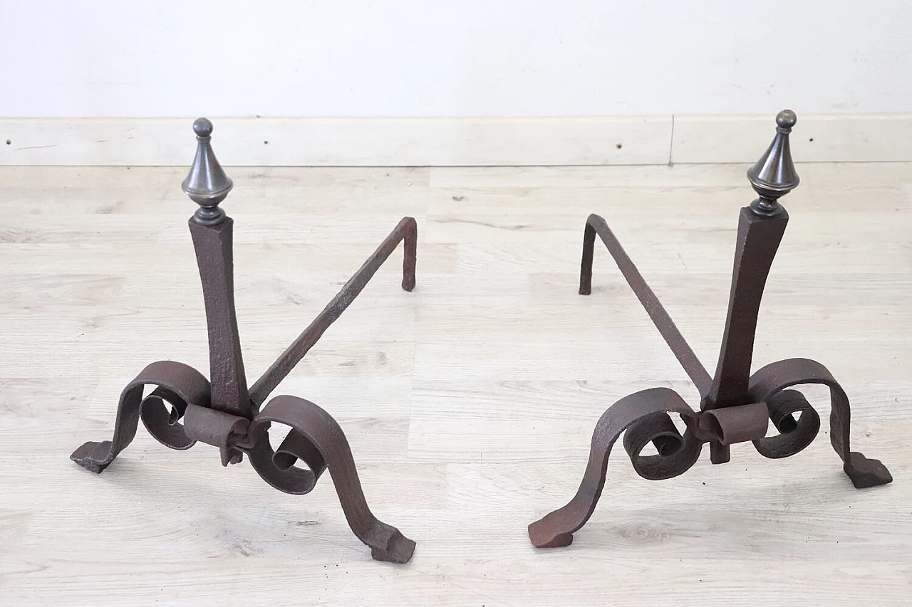 6 Fireplace accessories in wrought iron and cast iron, early 19th century 7