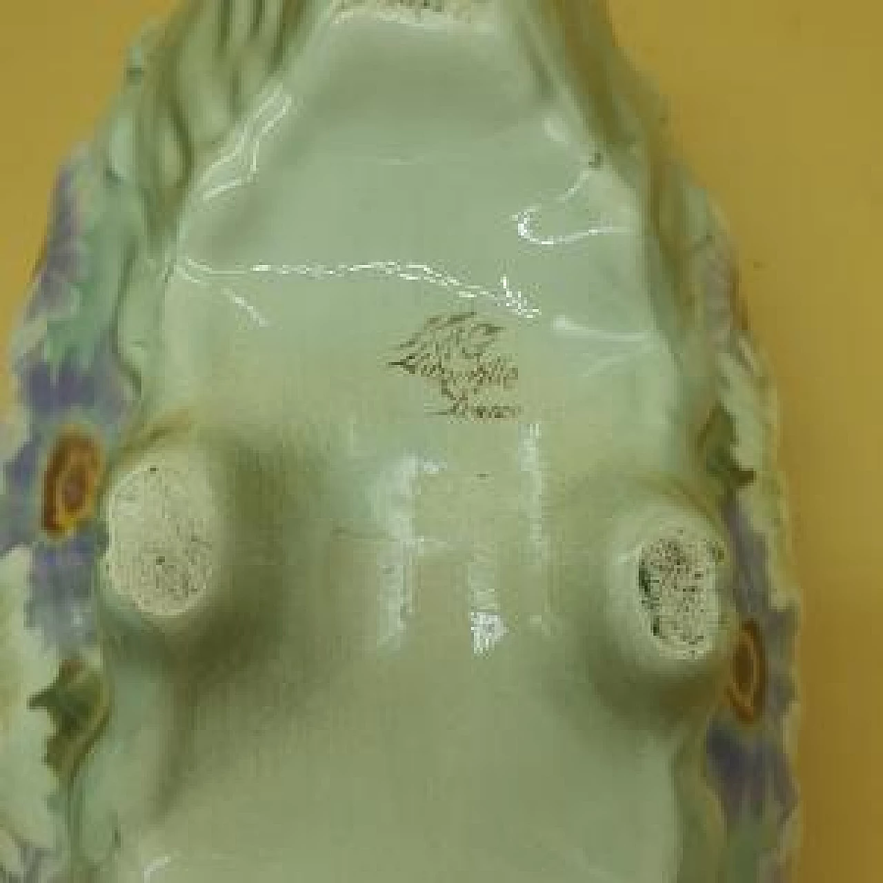 Centrotavola in ceramica a due anse, metà '900 4