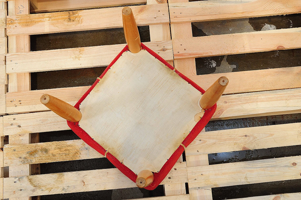 Sgabello in faggio e tessuto rosso di ULUV, anni '60 14