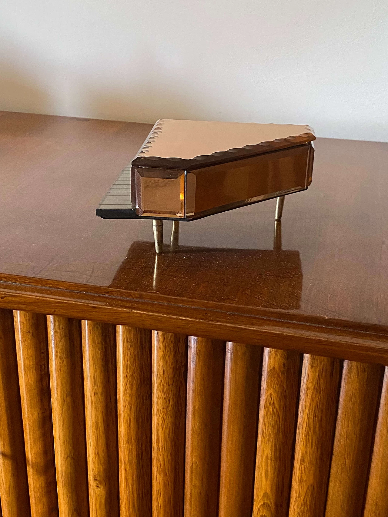 Portagioie carillon a forma di pianoforte specchiato, anni '50 2