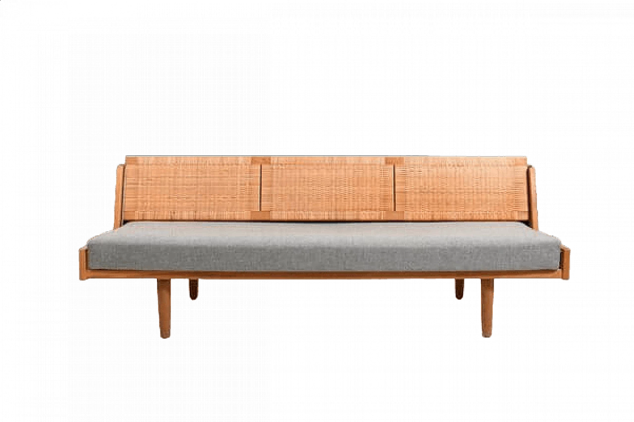 GE-258 oak and cane dormeuse by Hans J. Wegner for Getama, 1950s 14