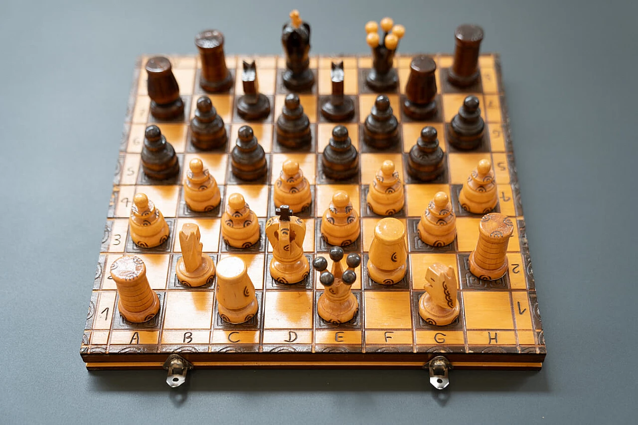 Beech travel chessboard, 1970s 5