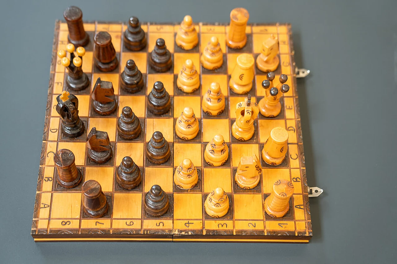 Beech travel chessboard, 1970s 6