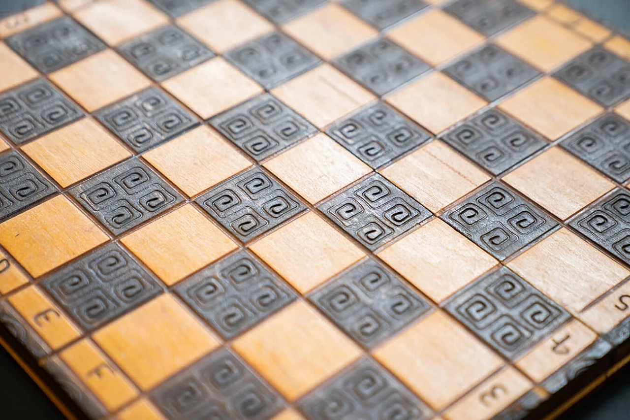 Beech travel chessboard, 1970s 9