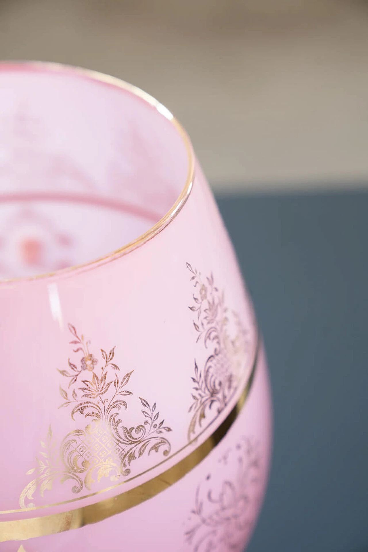 Hand-decorated pink glass vase, 1970s 8