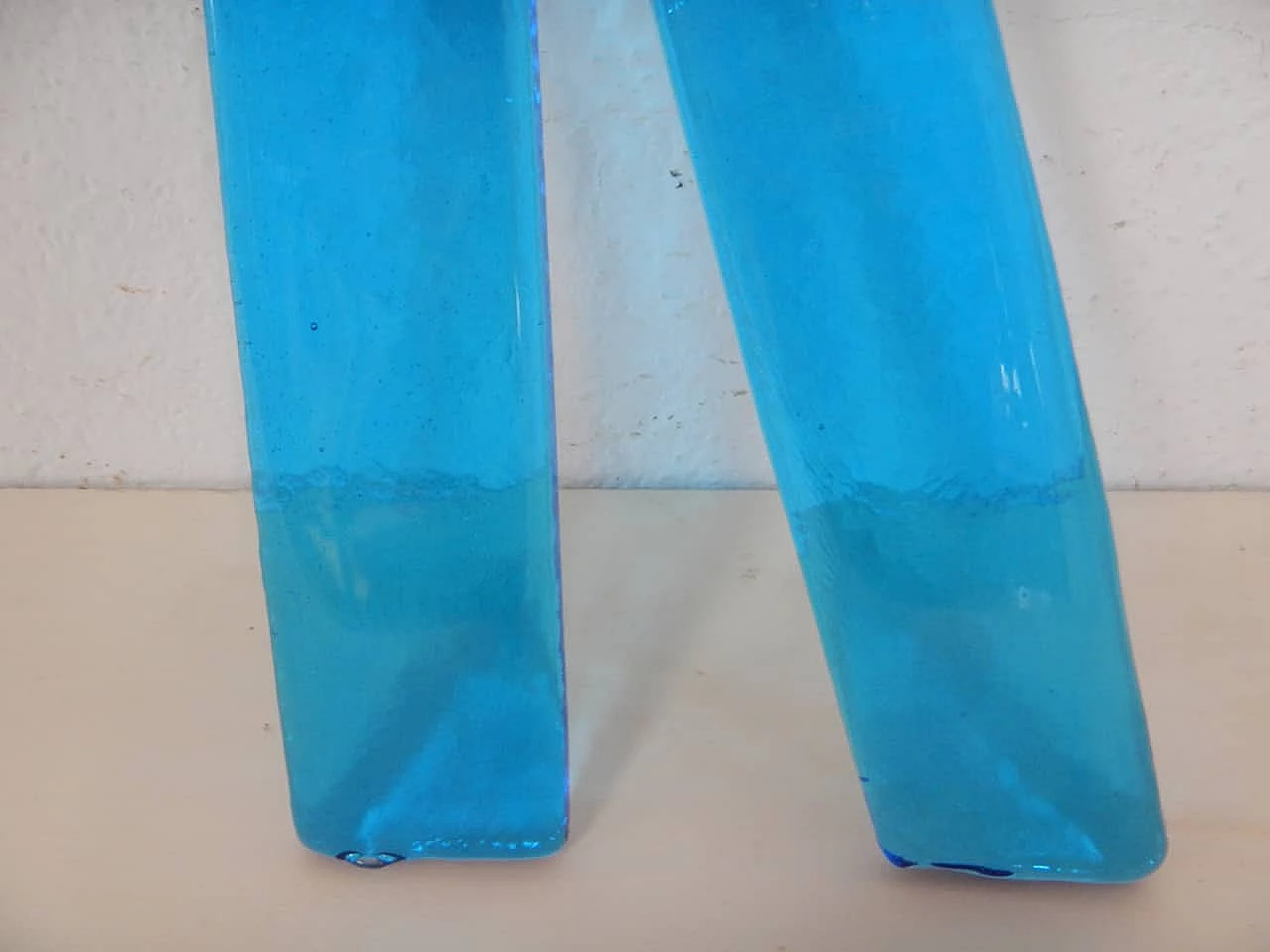 Blue glass letter R, 1980s 7