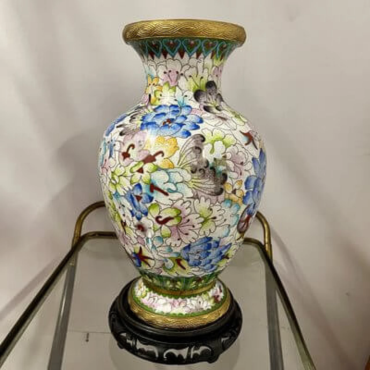 Chinese cloisonné vase with floral decoration, 1960s 1