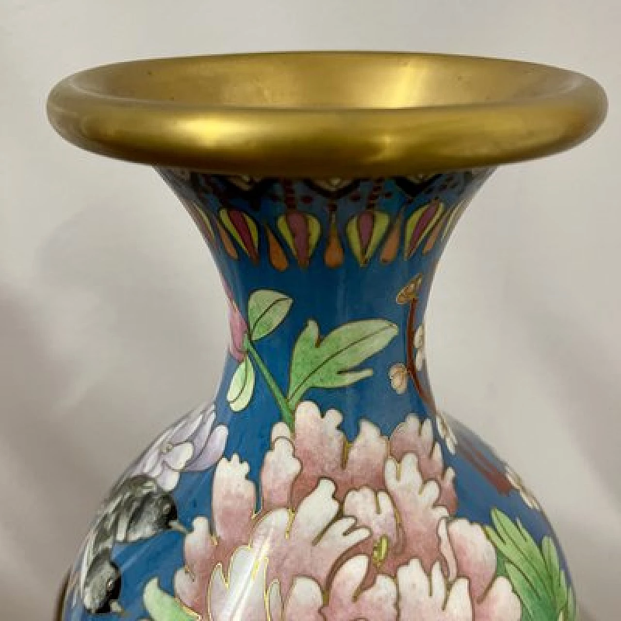 Chinese cloisonné vase with birds and floral decoration, 1960s 4
