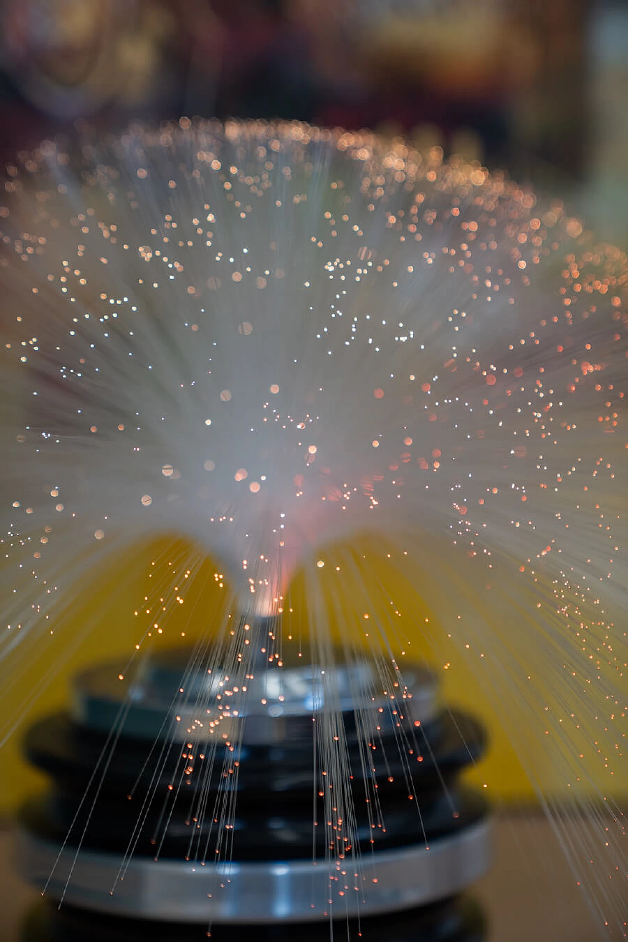 Lampada da tavolo in metallo cromato e fibra ottica, anni '70 18