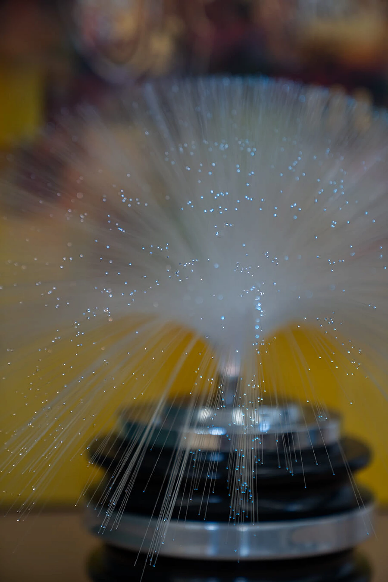 Lampada da tavolo in metallo cromato e fibra ottica, anni '70 20