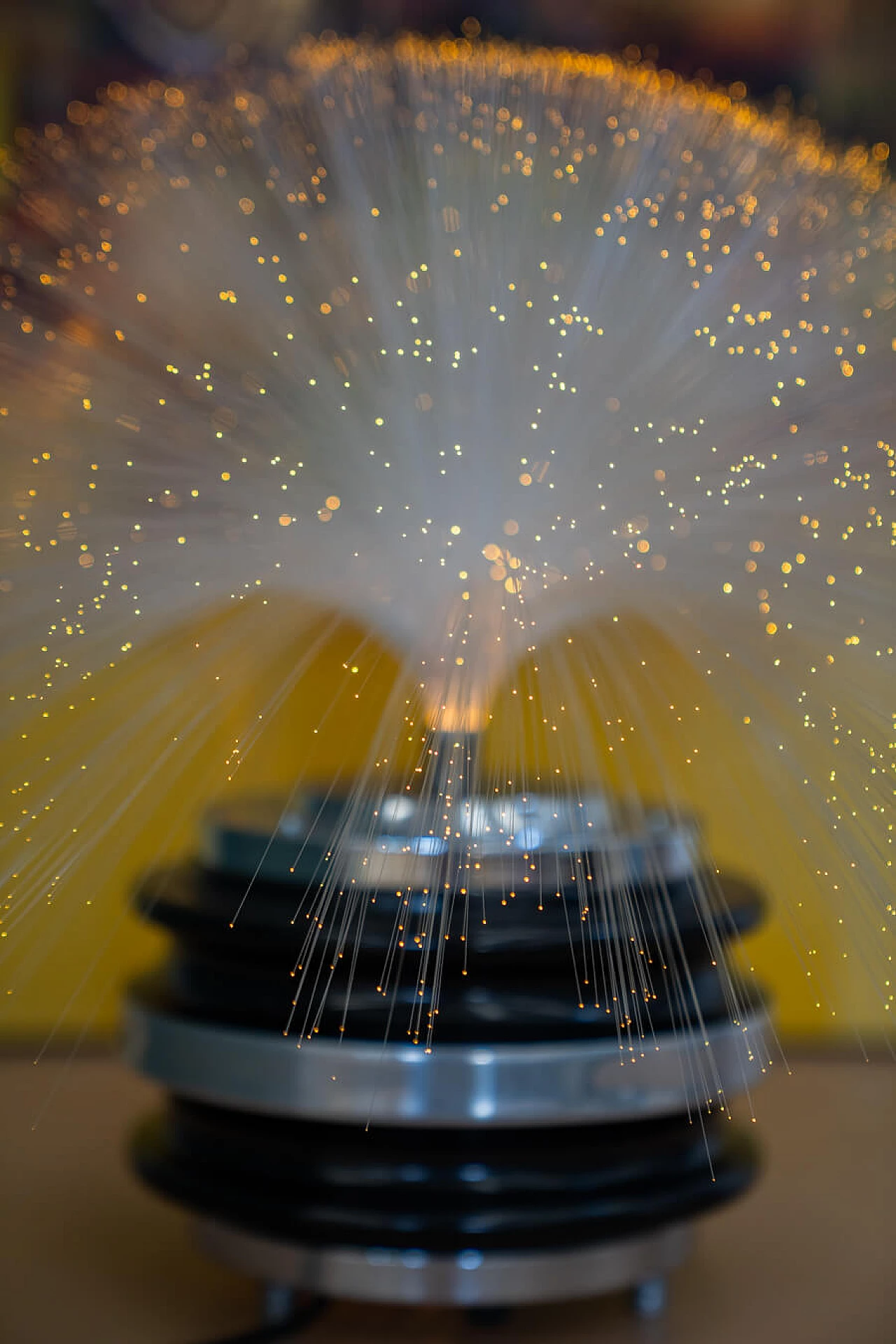 Lampada da tavolo in metallo cromato e fibra ottica, anni '70 21