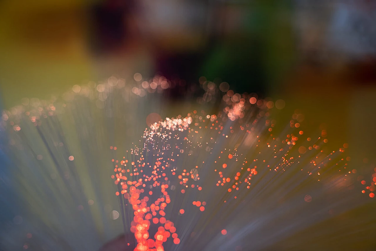 Lampada da tavolo in metallo cromato e fibra ottica, anni '70 23