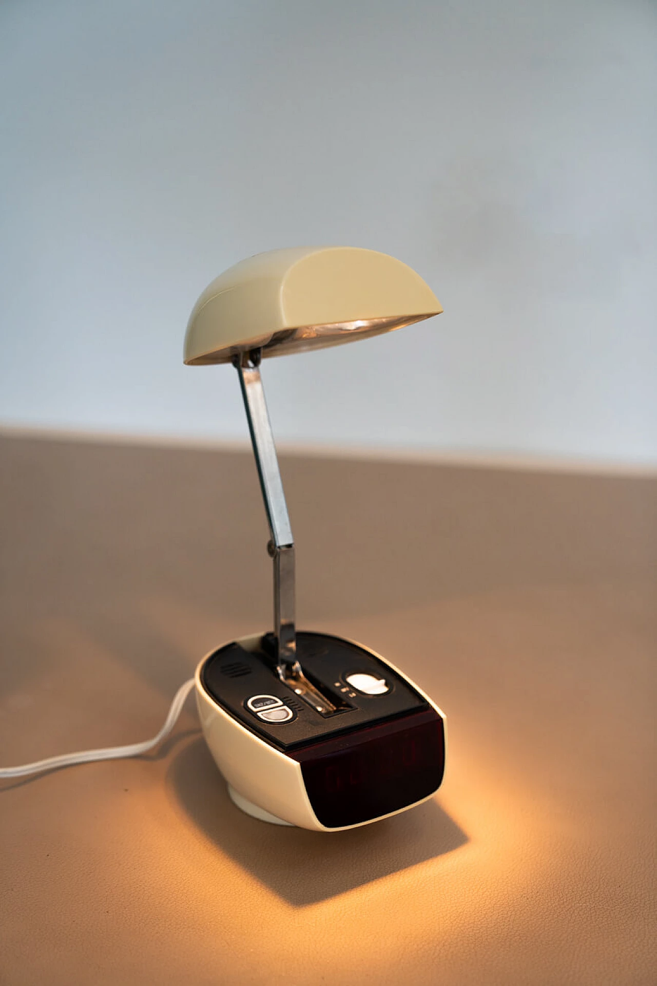 Adjustable clock radio table lamp, 1970s 13