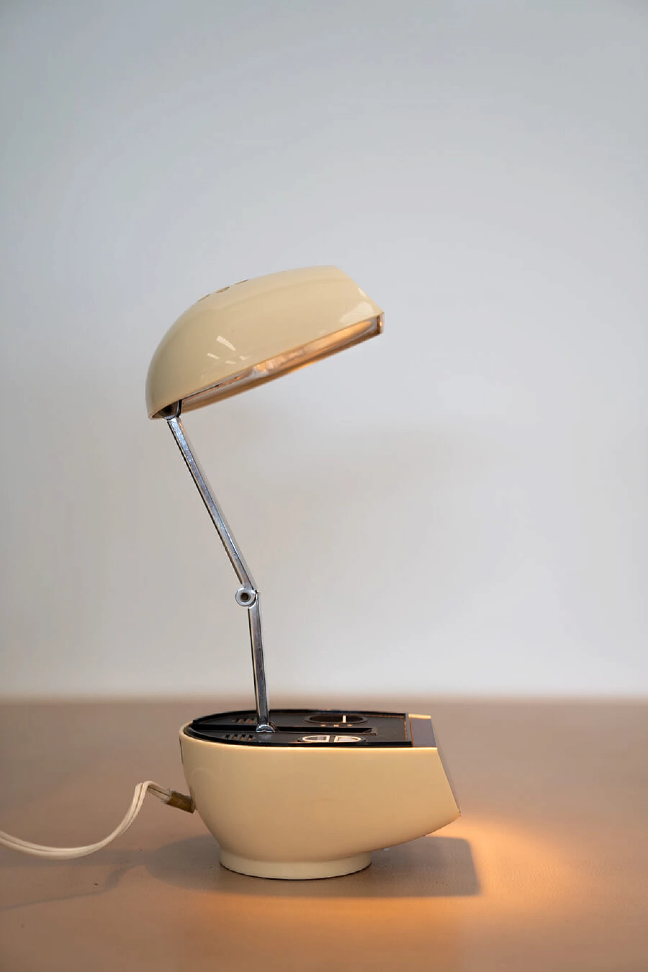 Adjustable clock radio table lamp, 1970s 17