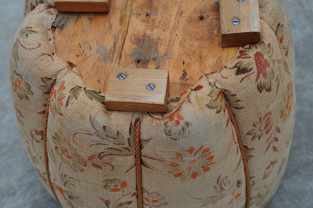 Pouf Art Déco rivestito in tessuto a fantasia di Jindřich Halabala per UP Závody, anni '50 11