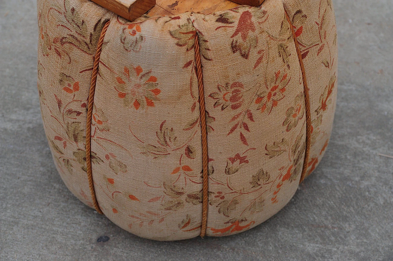 Pouf Art Déco rivestito in tessuto a fantasia di Jindřich Halabala per UP Závody, anni '50 12