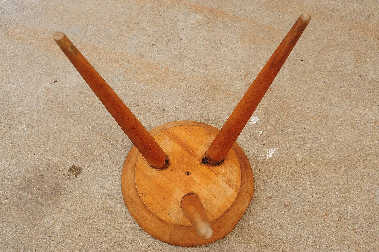 Sgabello a tre gambe in faggio di ULUV, anni '60 10