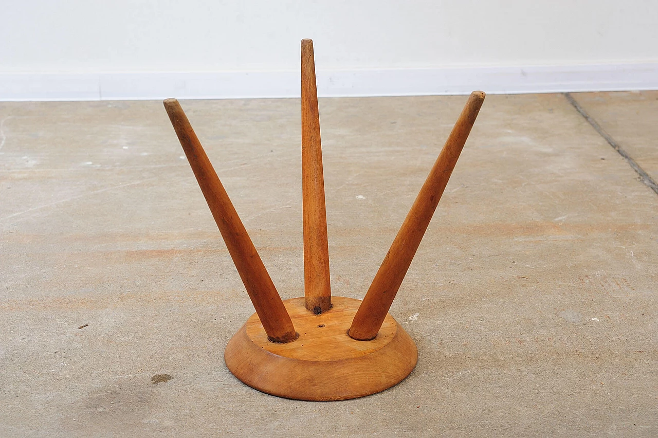 Sgabello a tre gambe in faggio di ULUV, anni '60 11