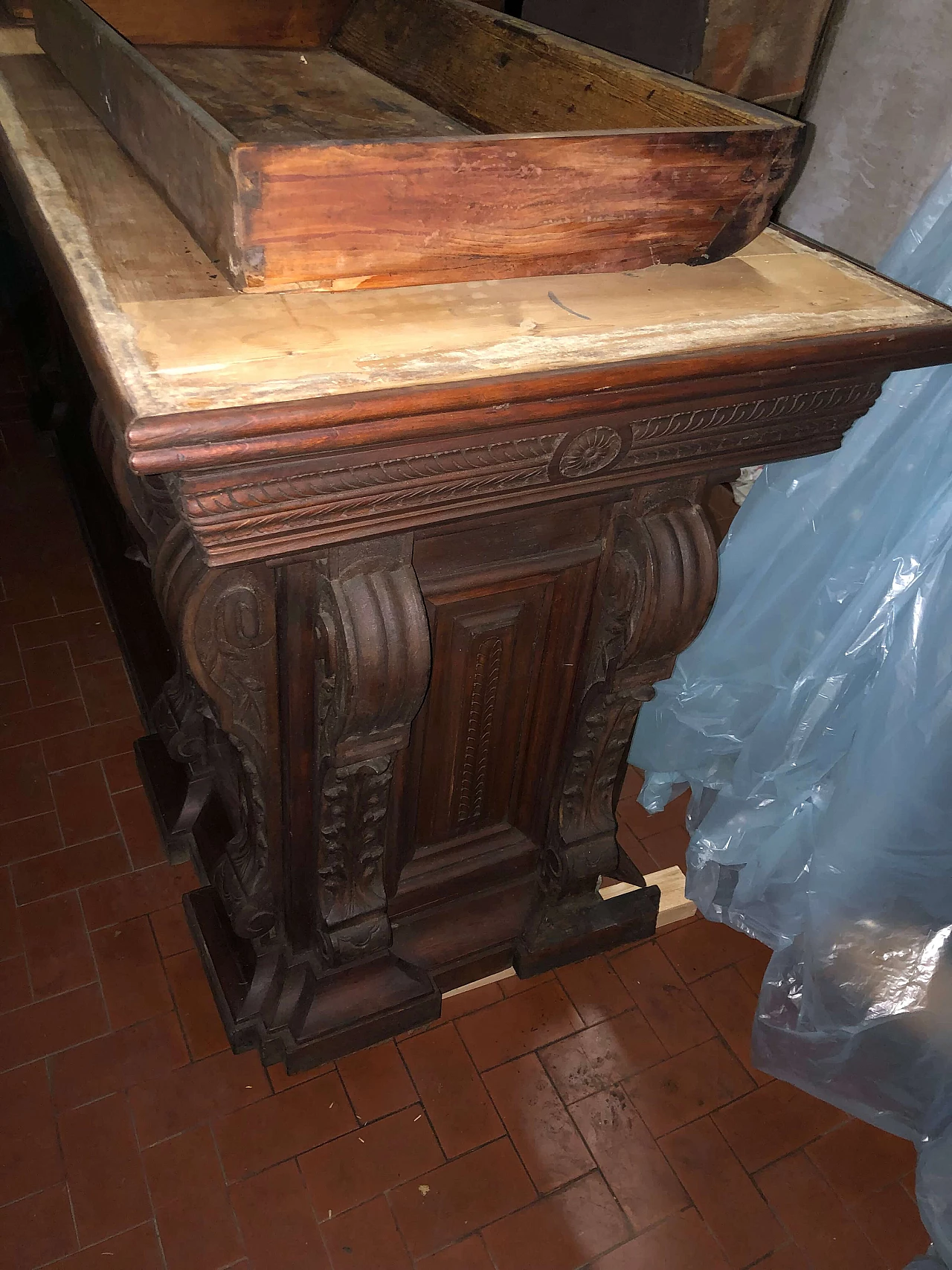 Bancone in mogano e pioppo con piano in marmo, inizio '900 11