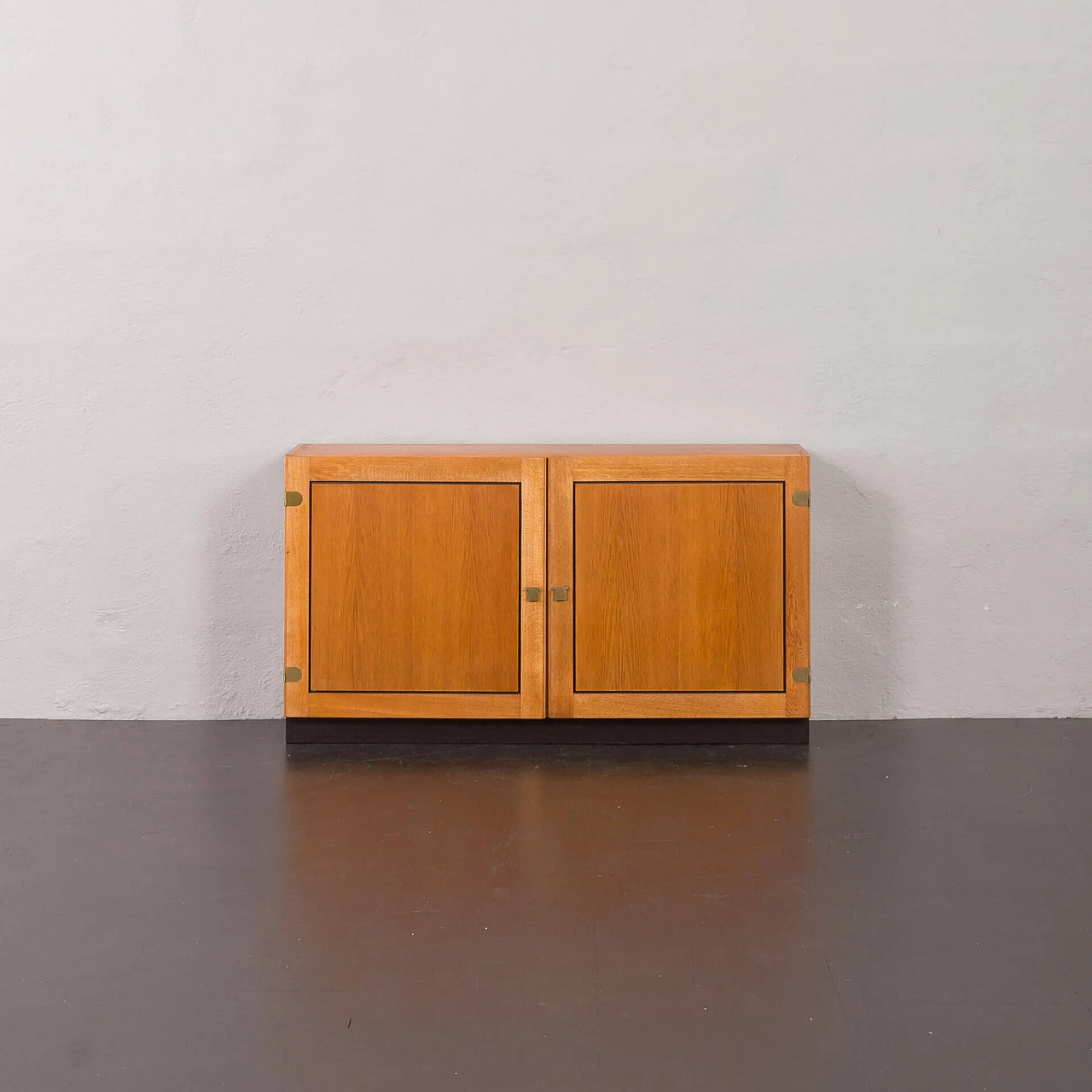 Oak sideboard with brass fittings and black painted details by Hansen & Guldborg, 1970s 6