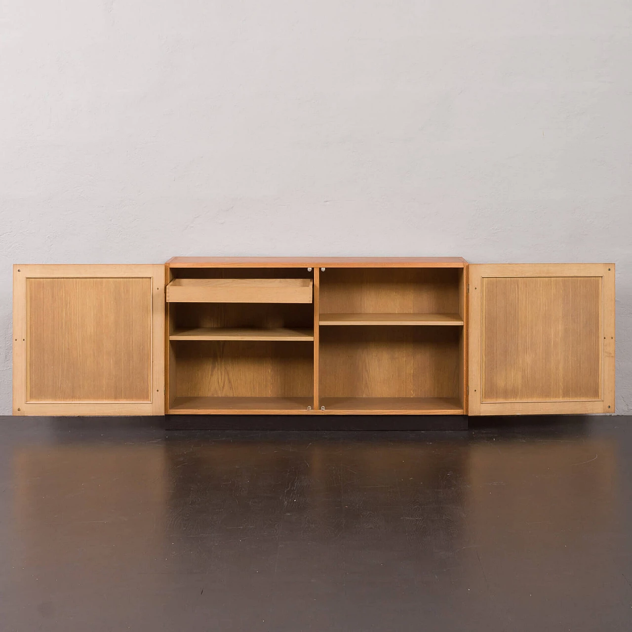 Oak sideboard with brass fittings and black painted details by Hansen & Guldborg, 1970s 7