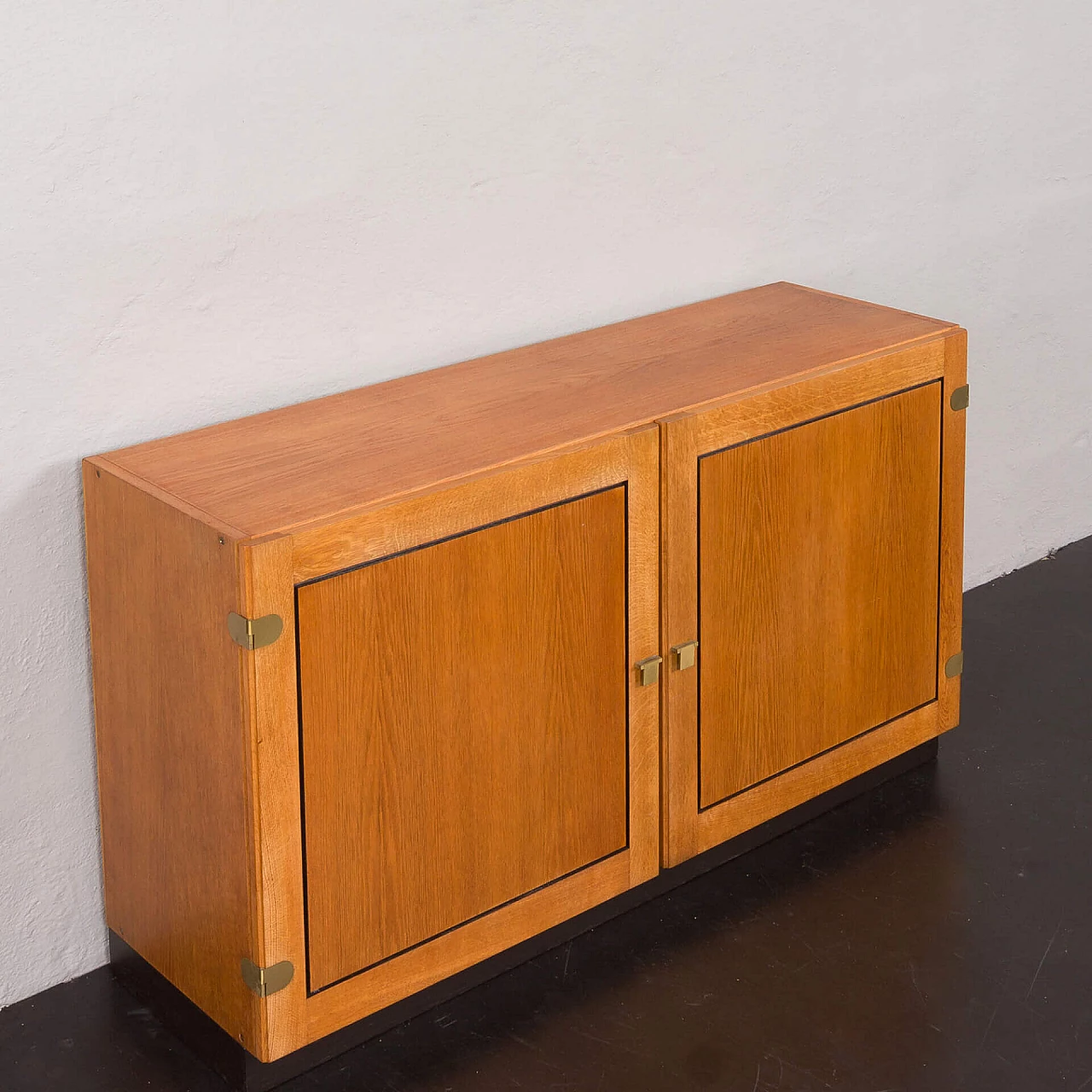Oak sideboard with brass fittings and black painted details by Hansen & Guldborg, 1970s 8